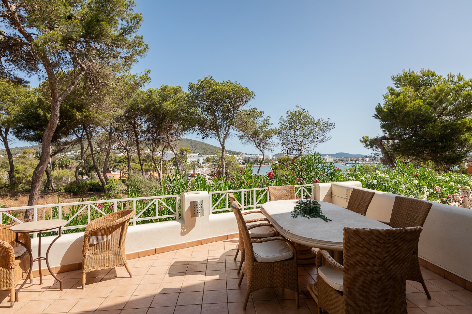 Resa Estates townhouse Ace sea views te koop sale terrace sea views.jpg